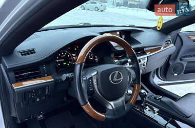 Седан Lexus ES 2014 в Киеве
