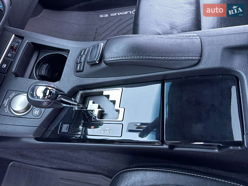 Седан Lexus ES 2014 в Киеве фото 67 Седан Lexus ES 2014 в Киеве