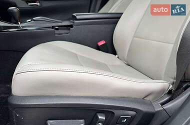 Седан Lexus ES 2013 в Львове