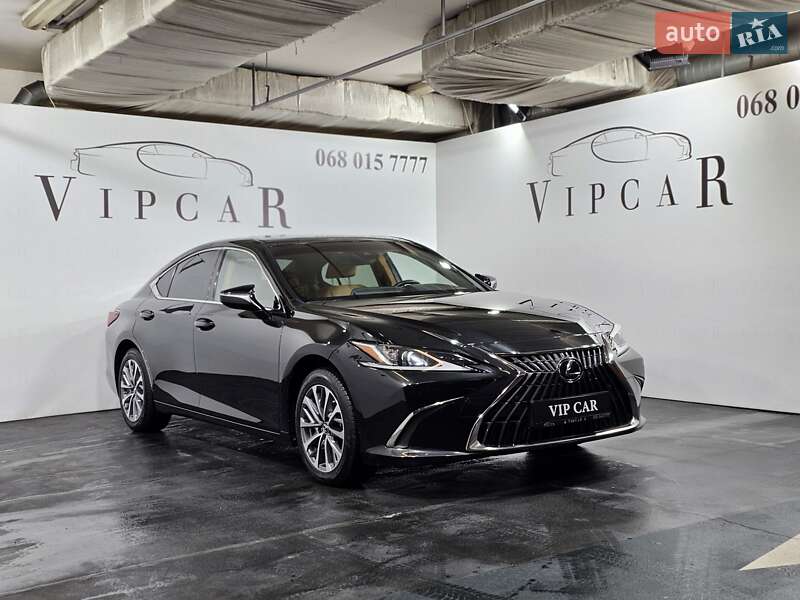 Седан Lexus ES 2022 в Киеве