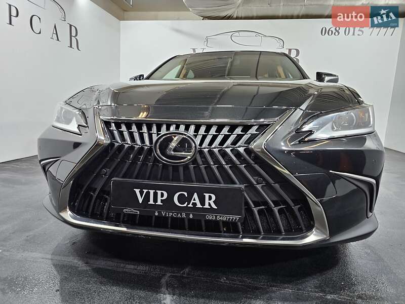 Седан Lexus ES 2022 в Киеве