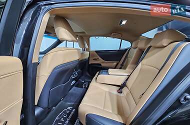 Седан Lexus ES 2022 в Киеве