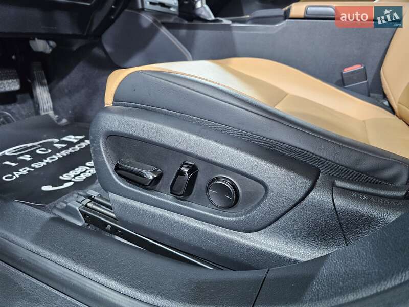Седан Lexus ES 2022 в Киеве