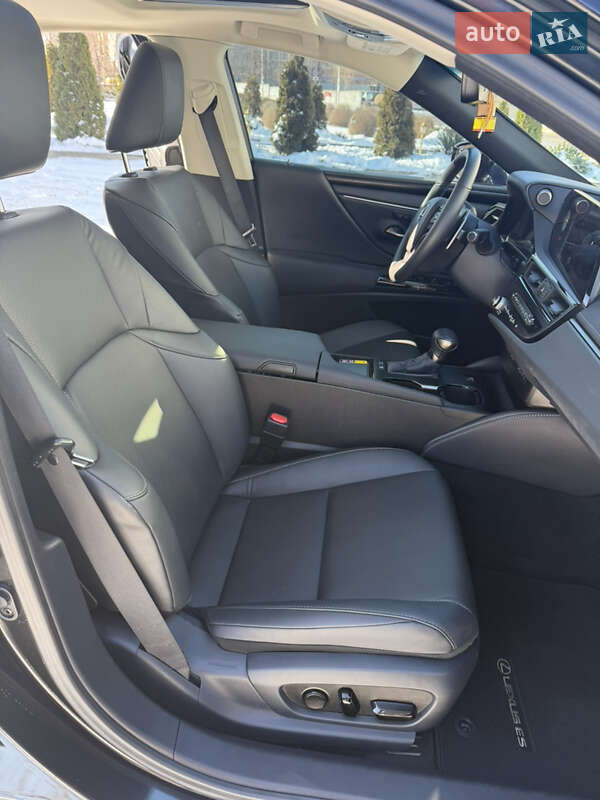 Седан Lexus ES 2024 в Одессе