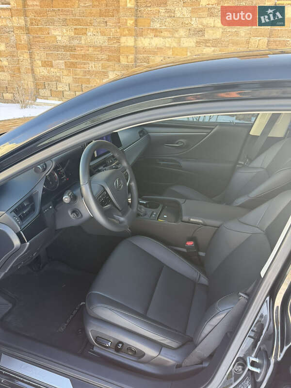 Седан Lexus ES 2024 в Одессе
