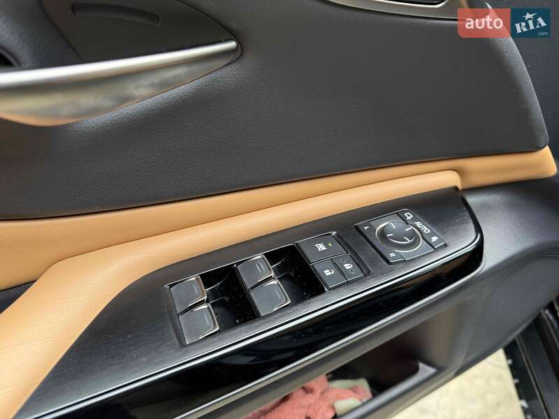 Седан Lexus ES 2022 в Львові