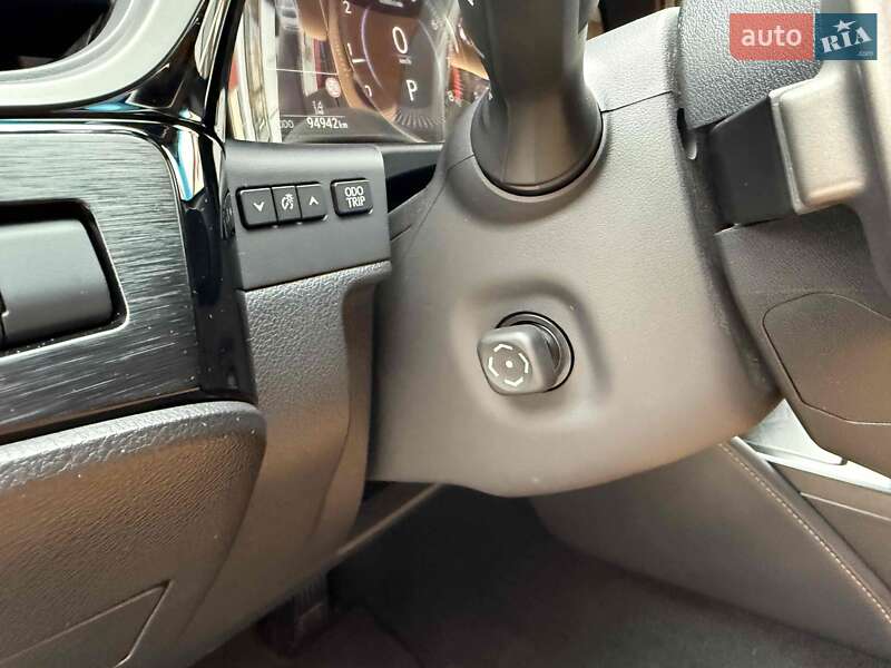 Седан Lexus ES 2022 в Львові