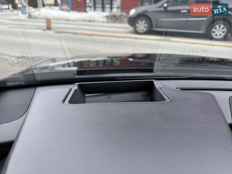 Седан Lexus ES 2022 в Львові