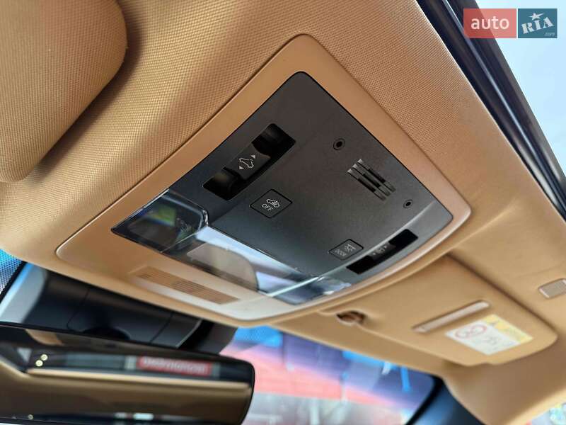 Седан Lexus ES 2022 в Львові