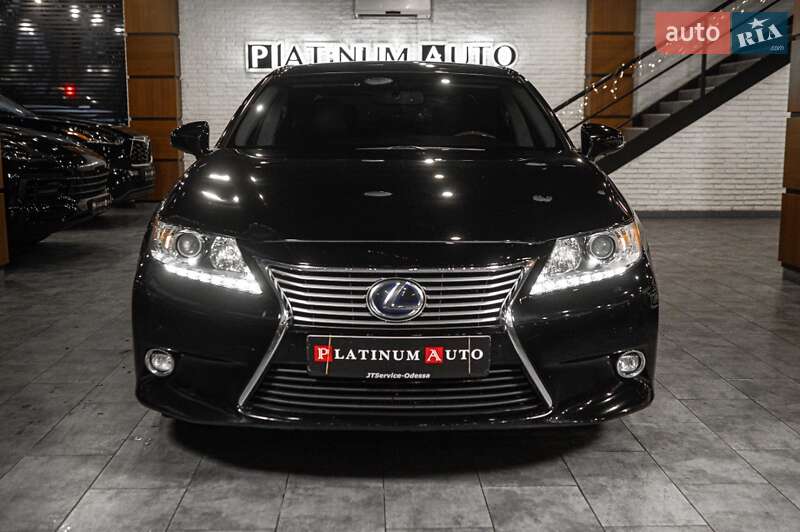 Седан Lexus ES 2015 в Одесі