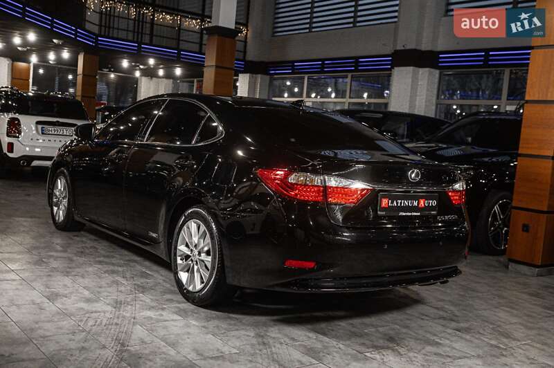 Седан Lexus ES 2015 в Одесі