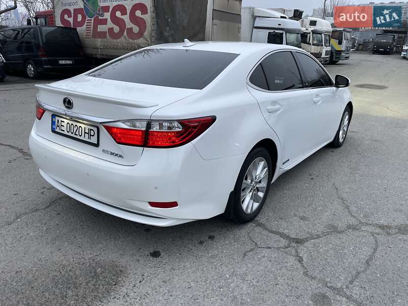 Седан Lexus ES 2014 в Дніпрі