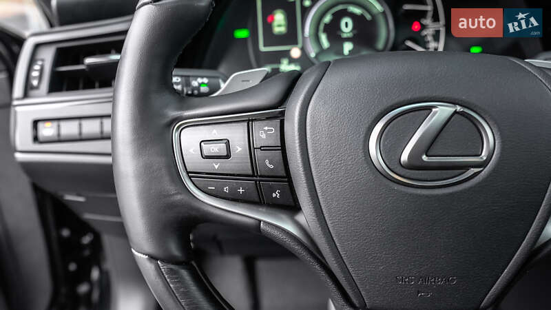 Седан Lexus ES 2024 в Львові