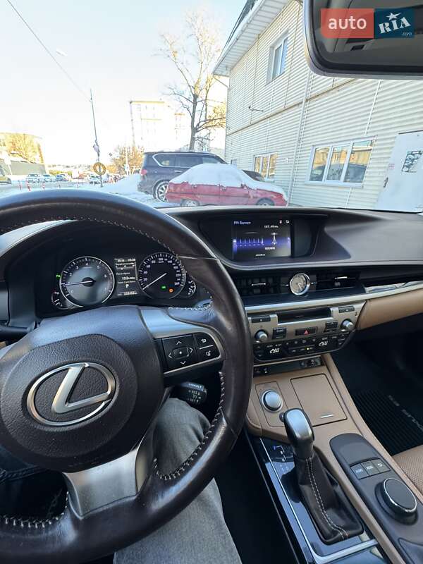 Седан Lexus ES 2016 в Киеве фото 13 Седан Lexus ES 2016 в Киеве