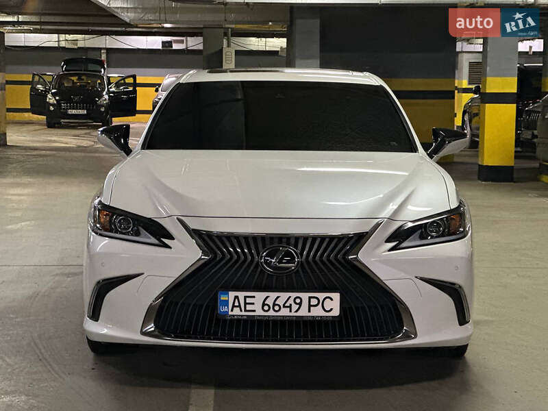 Седан Lexus ES 2021 в Дніпрі