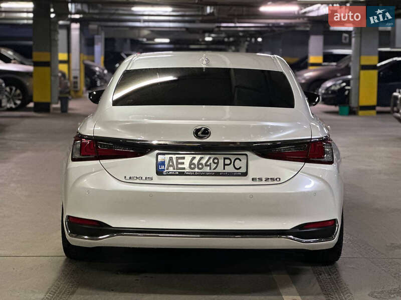Седан Lexus ES 2021 в Дніпрі