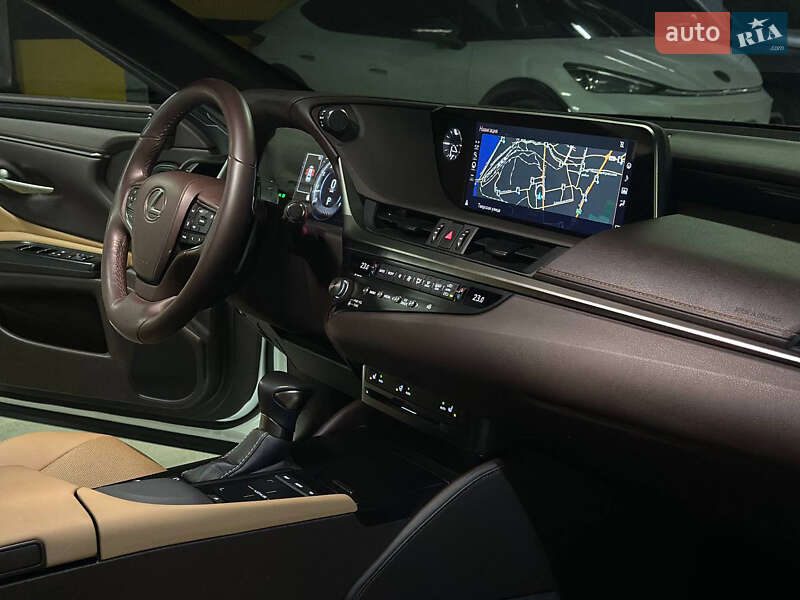 Седан Lexus ES 2021 в Дніпрі