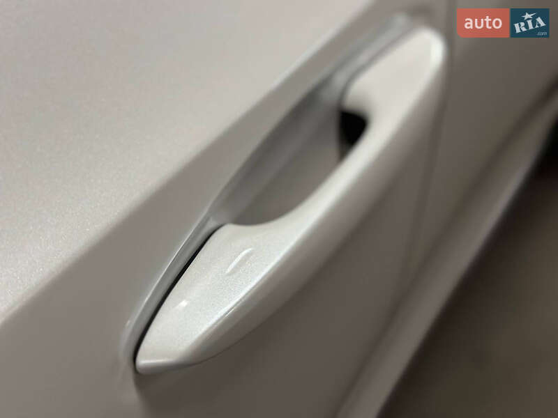 Седан Lexus ES 2021 в Дніпрі