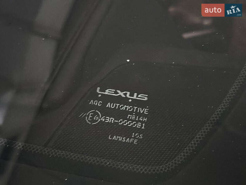 Седан Lexus ES 2021 в Дніпрі