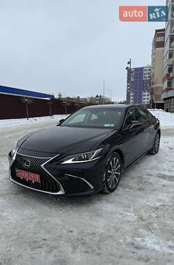 Седан Lexus ES 2021 в Умани