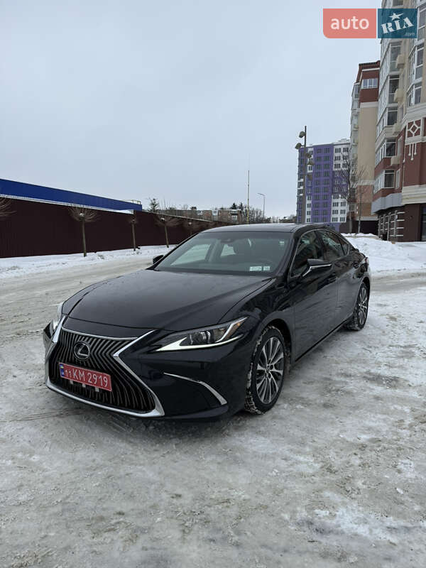 Седан Lexus ES 2021 в Умани