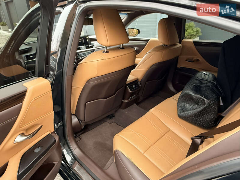 Седан Lexus ES 2019 в Києві