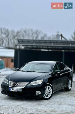 Седан Lexus ES 2010 в Умані