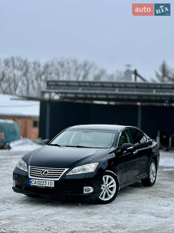Седан Lexus ES 2010 в Умані