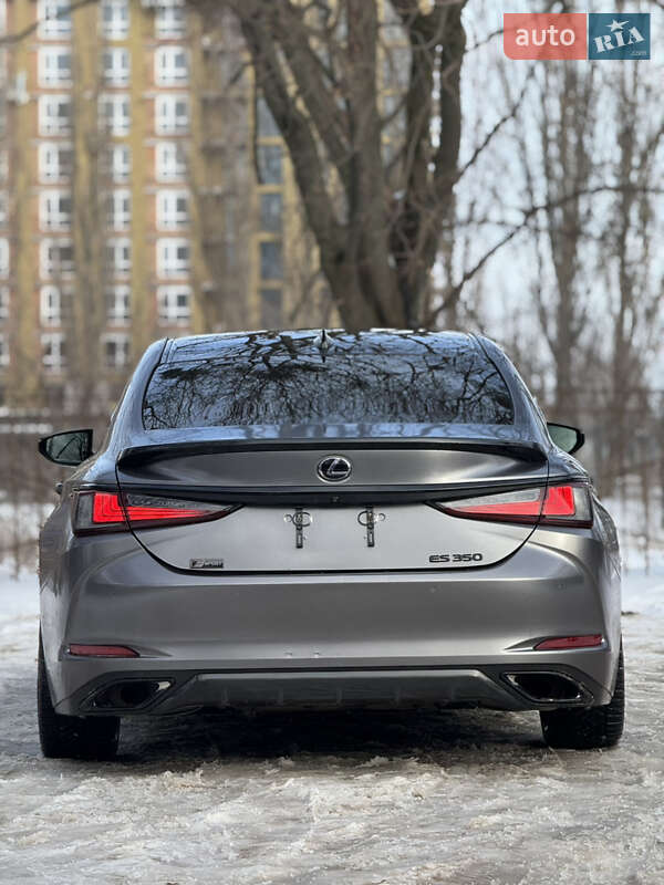 Седан Lexus ES 2019 в Вінниці