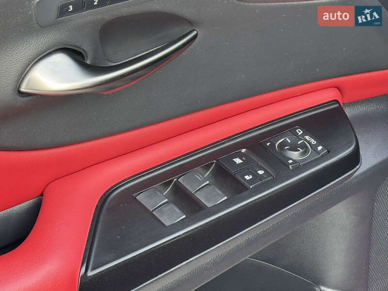 Седан Lexus ES 2019 в Вінниці