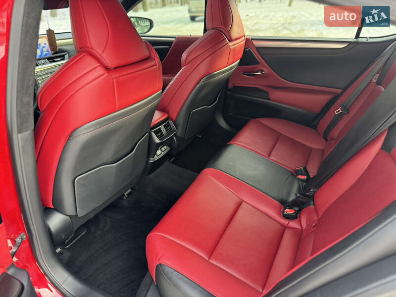 Седан Lexus ES 2019 в Вінниці