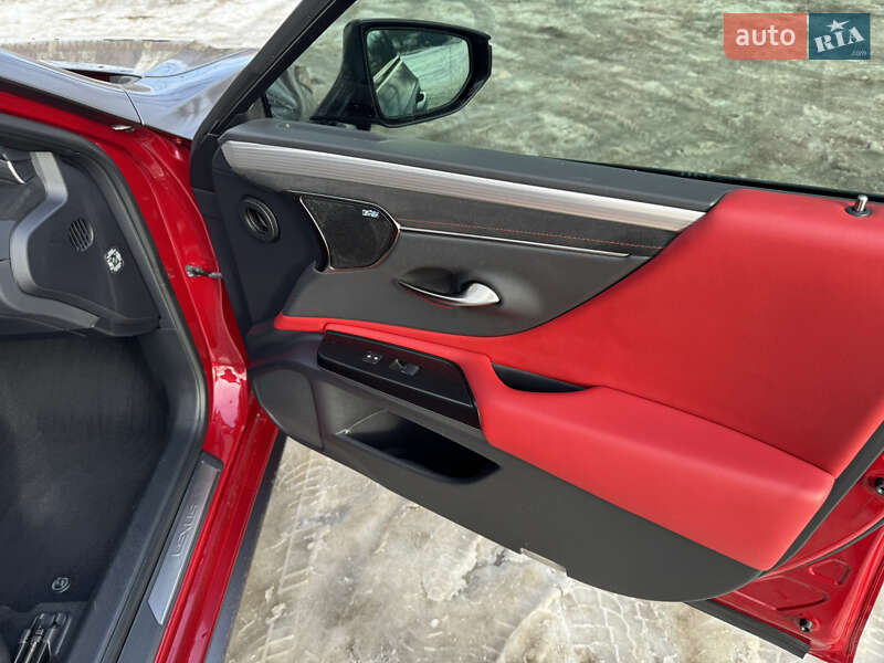 Седан Lexus ES 2019 в Вінниці