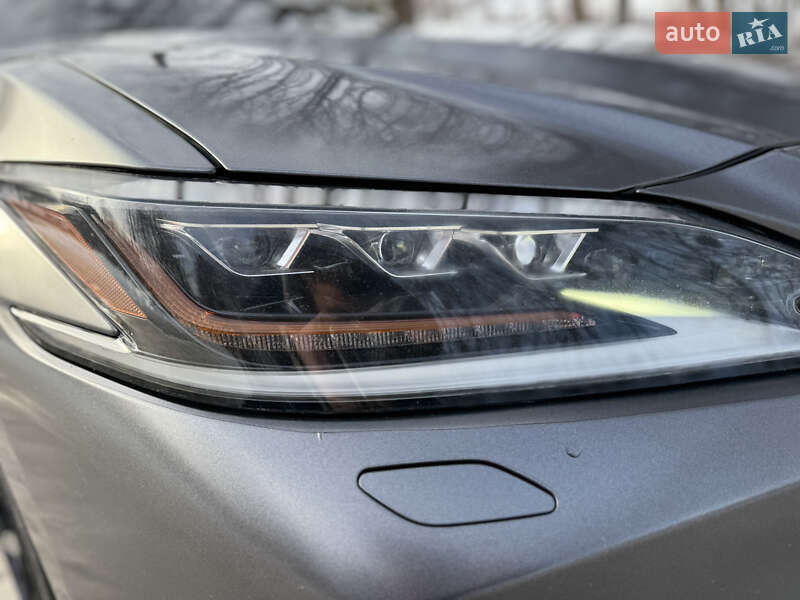 Седан Lexus ES 2019 в Вінниці