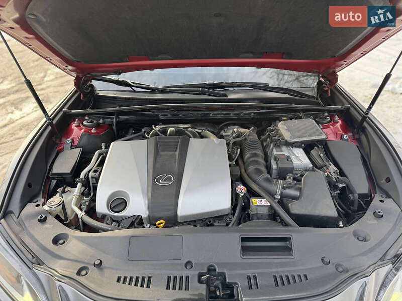 Седан Lexus ES 2019 в Вінниці