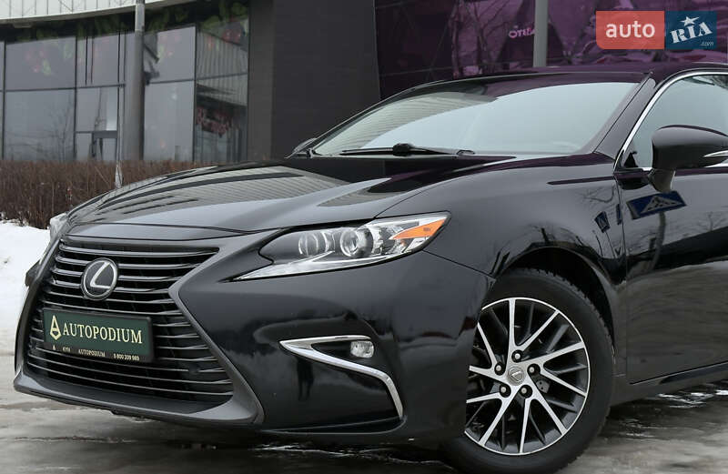 Седан Lexus ES 2016 в Києві