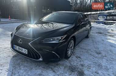 Седан Lexus ES 2022 в Львове