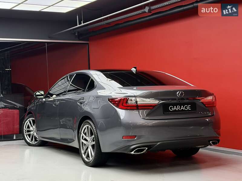 Седан Lexus ES 2018 в Києві