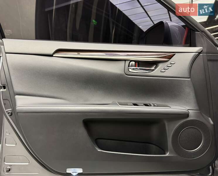 Седан Lexus ES 2018 в Києві