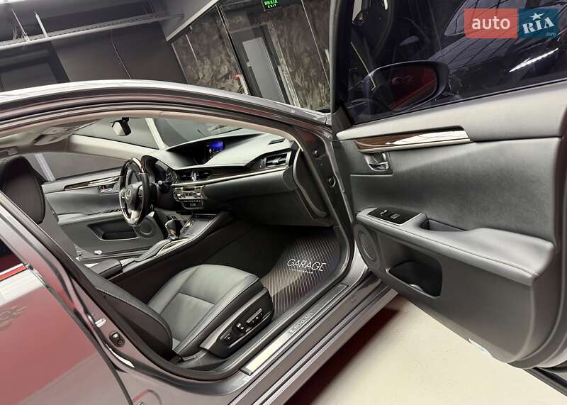 Седан Lexus ES 2018 в Києві