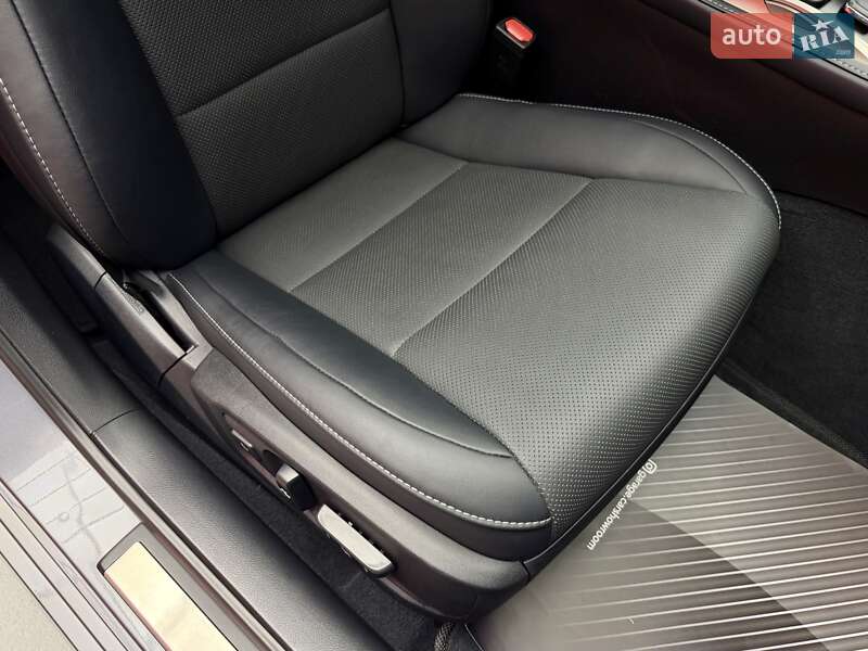 Седан Lexus ES 2018 в Києві