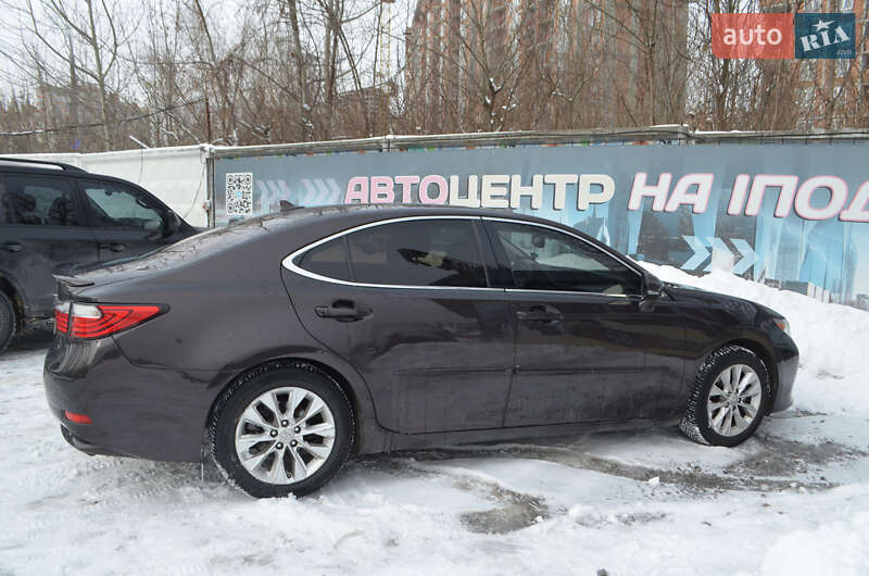Седан Lexus ES 2013 в Киеве