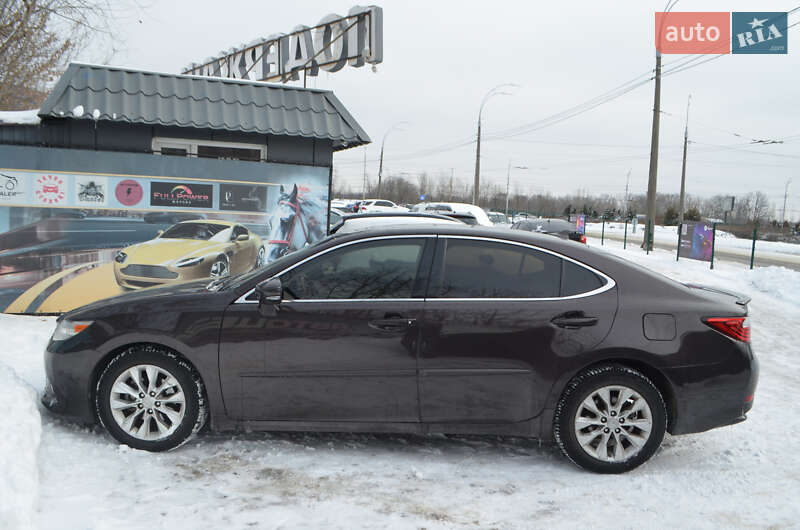 Седан Lexus ES 2013 в Киеве