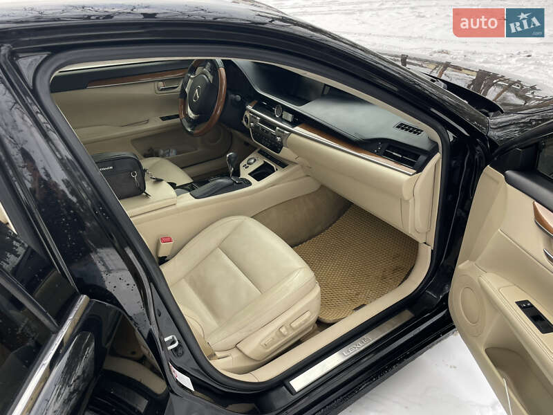 Седан Lexus ES 2014 в Києві