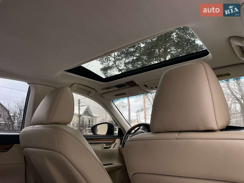 Седан Lexus ES 2014 в Києві