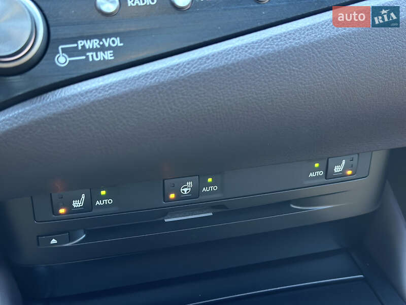 Седан Lexus ES 2020 в Киеве фото 48 Седан Lexus ES 2020 в Киеве