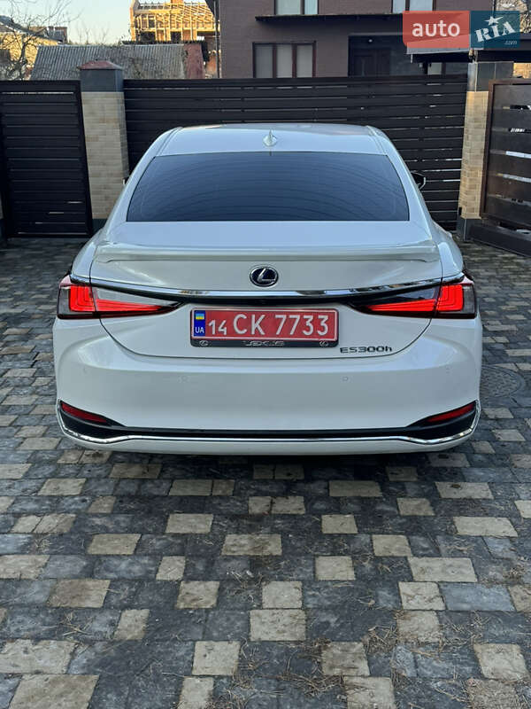 Седан Lexus ES 2020 в Львове