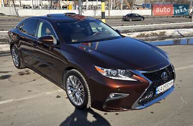 Седан Lexus ES 2016 в Киеве