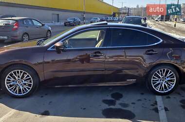 Седан Lexus ES 2016 в Киеве