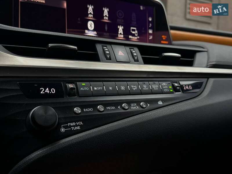 Седан Lexus ES 2019 в Николаеве