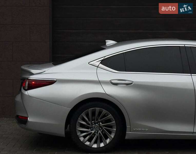 Седан Lexus ES 2019 в Николаеве